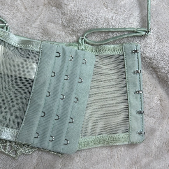 For Love & Lemons Rhinstone Mint Green Floral Lace Bra

XS - Picture 5 of 5